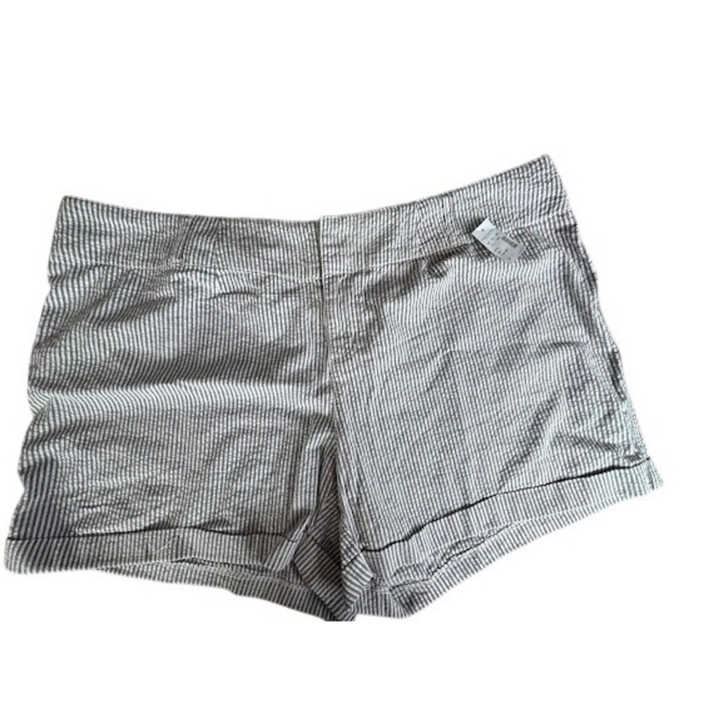 Maurices Women's Size 20 Striped Seersucker Cuffed Shorts Casual Summer